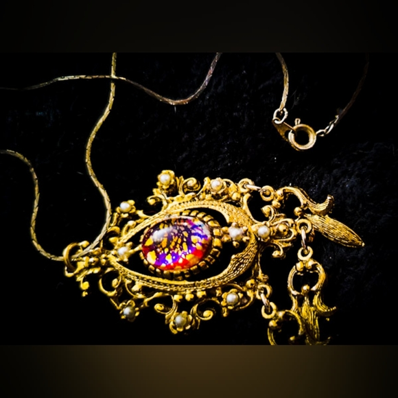 Vintage Pendant - Resin with Gold Flakes Pearls - Ornate Filigree - Picture 1 of 3